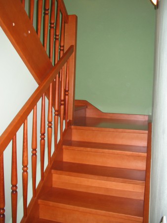 schody s podestou a podstupnami