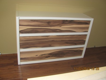 pribornik striekany farbou a hpl šufliky